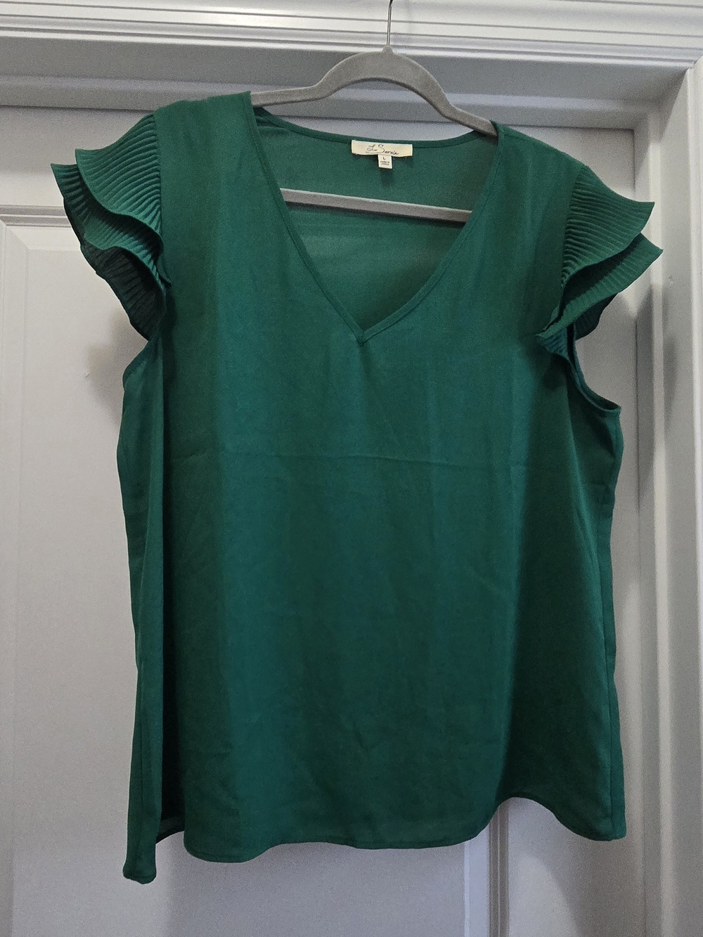Les Serein Pleated Flutter Sleeve Blouse